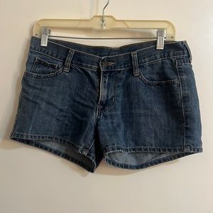 Old Navy blue jean shorts. Size 4